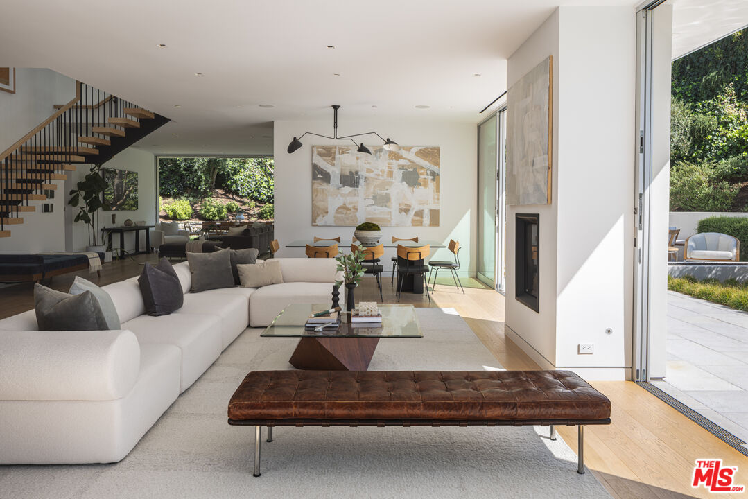 9011 Alto Cedro Dr, Beverly Hills